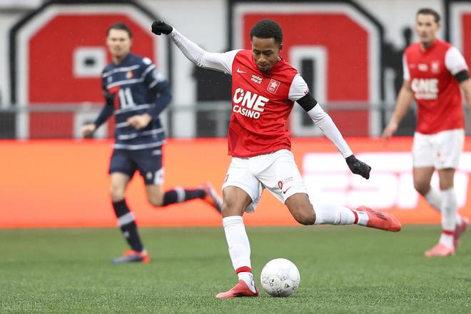 现成为了场 现成为了场