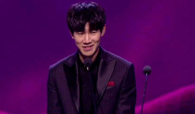 这套围绕 这套围绕